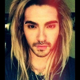 Wie gefällt Dir die neue Frisur von Bill Kaulitz? (Foto: Twitter.com/OfficialKaulitz)