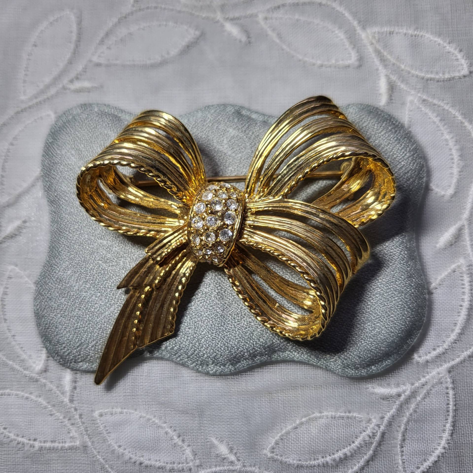 Brosche - Gold Kristall Schleife von 1990Jewellery