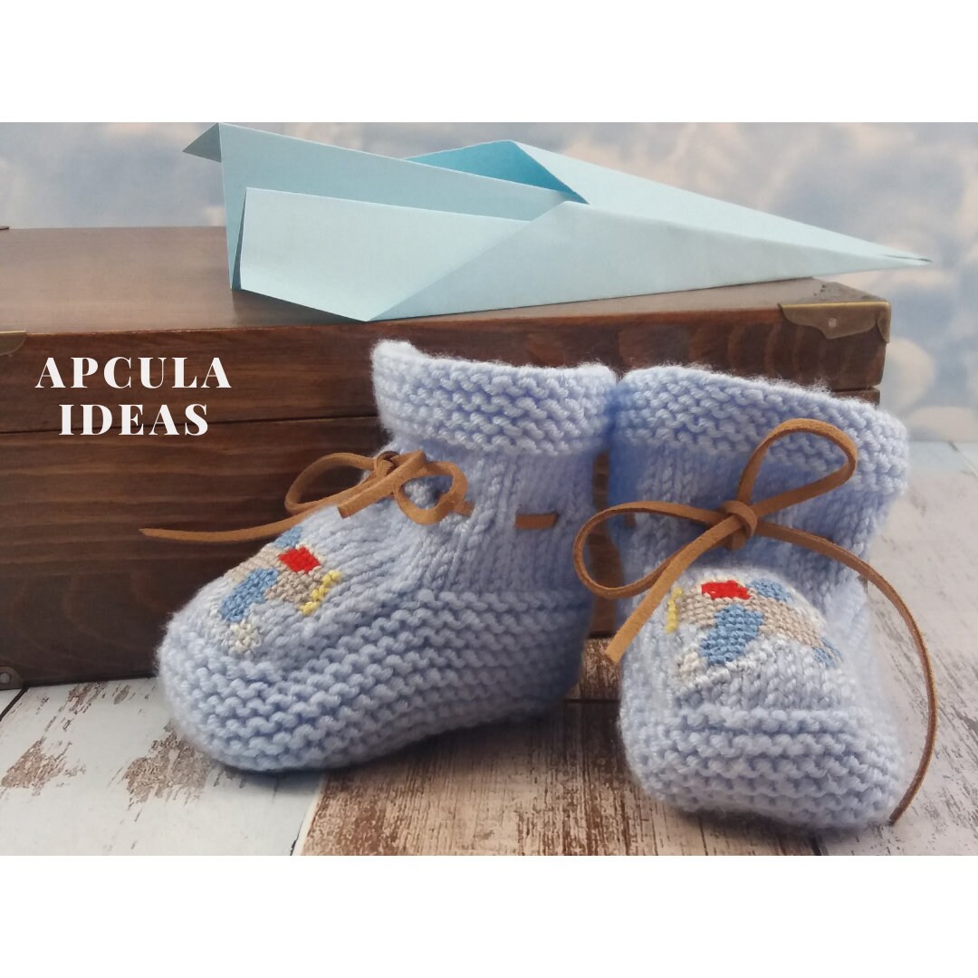 Gestrickte Blaue Babyschuhe Baby Booties Neugeborenen Schuhe Ankündigung Geschenk Shower Häkelschuhe Neugeborene Jungen von APCULAideas