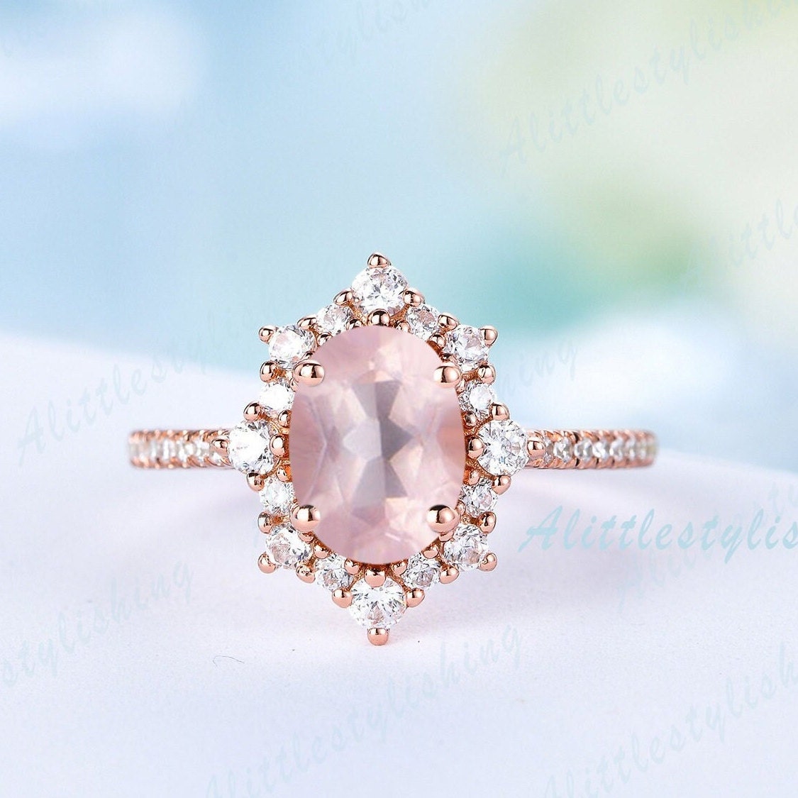 Antiker Blumen-Rosenquarz-Ring, Vintage-Oval-Verlobungsring, Einzigartiger Moissanit-Roségold-Ring, Ewiger Ehering, Damen-Quarz-Schmuck von Alittlestylishing