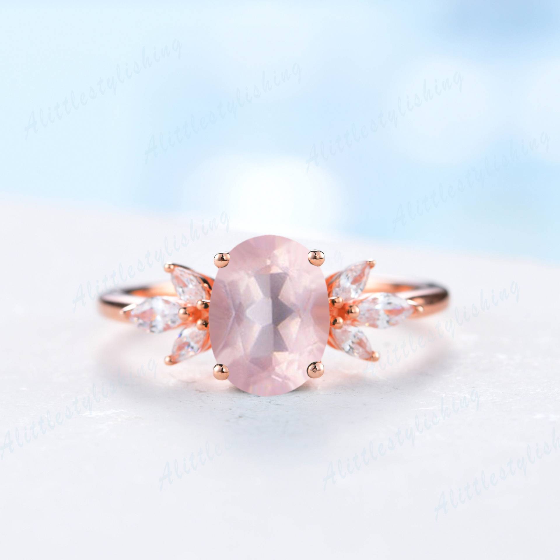 Damen-Rosenquarz-Ring, Einzigartiger Roségold-Rosenquarz-Verlobungsring Mit Ovalem Schliff, Vintage-Verlobungsring von Alittlestylishing