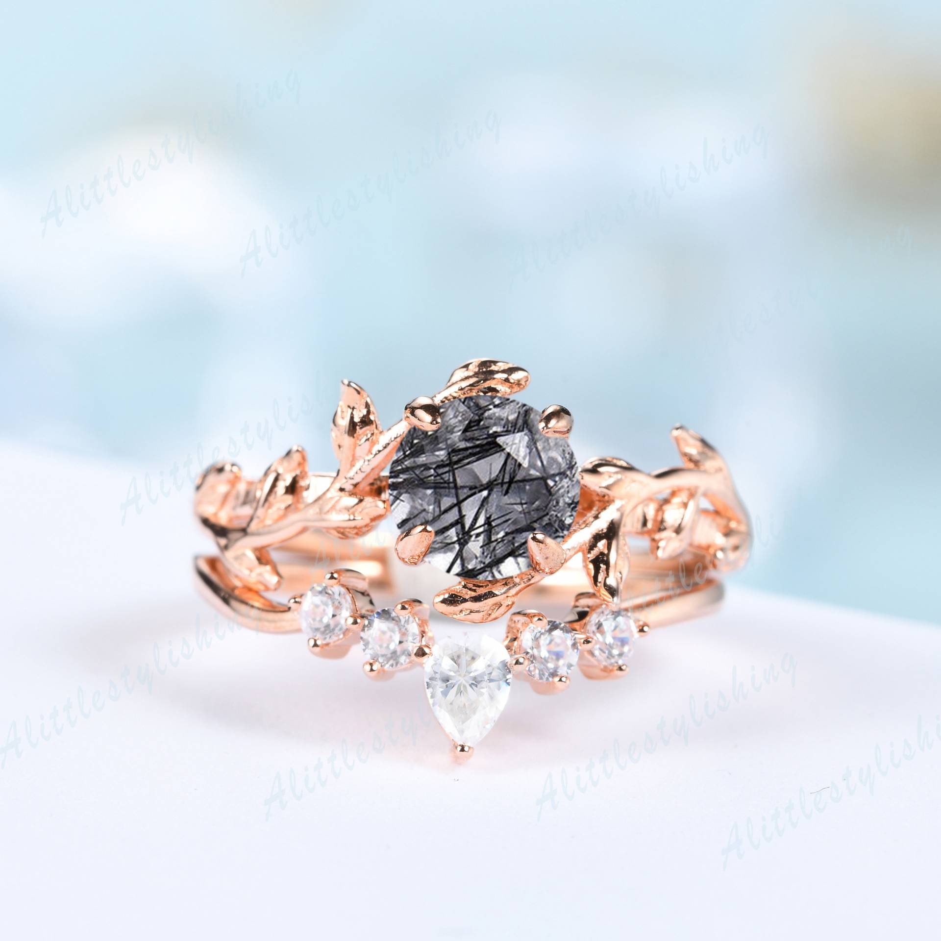 Schwarzer Quarz Rutilquarz Verlobungsring Set, Vintage Verlobungsringe Für Frauen, Rosegold Moissanit Kurve Hochzeit Band, Einzigartige Braut Set von Alittlestylishing