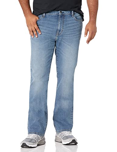 Amazon Essentials Herren Bootcut-Jeans mit schmaler Passform, Helle Waschung, 36W / 34L von Amazon Essentials