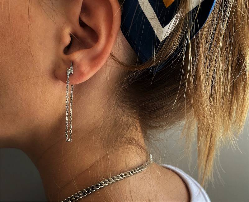 Zierliche Blitz-Cz-Tropfenketten-Zirkon-Ohrringe Moderne Glänzende Ohrstecker Minimale, Leichte Ohrringe Von Anangelshug Geschenk Für Sie von AnAngelsHug