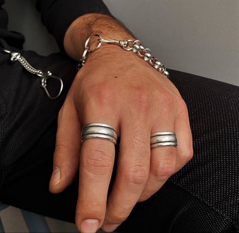 Schlichter Herrenring Mit Drei Linien Band, Antiker Silber Manschettenring Für Den Alltag Glatt, Moderner Offener Ring Gravur, Männer Geschenkidee von AnAngelsHug