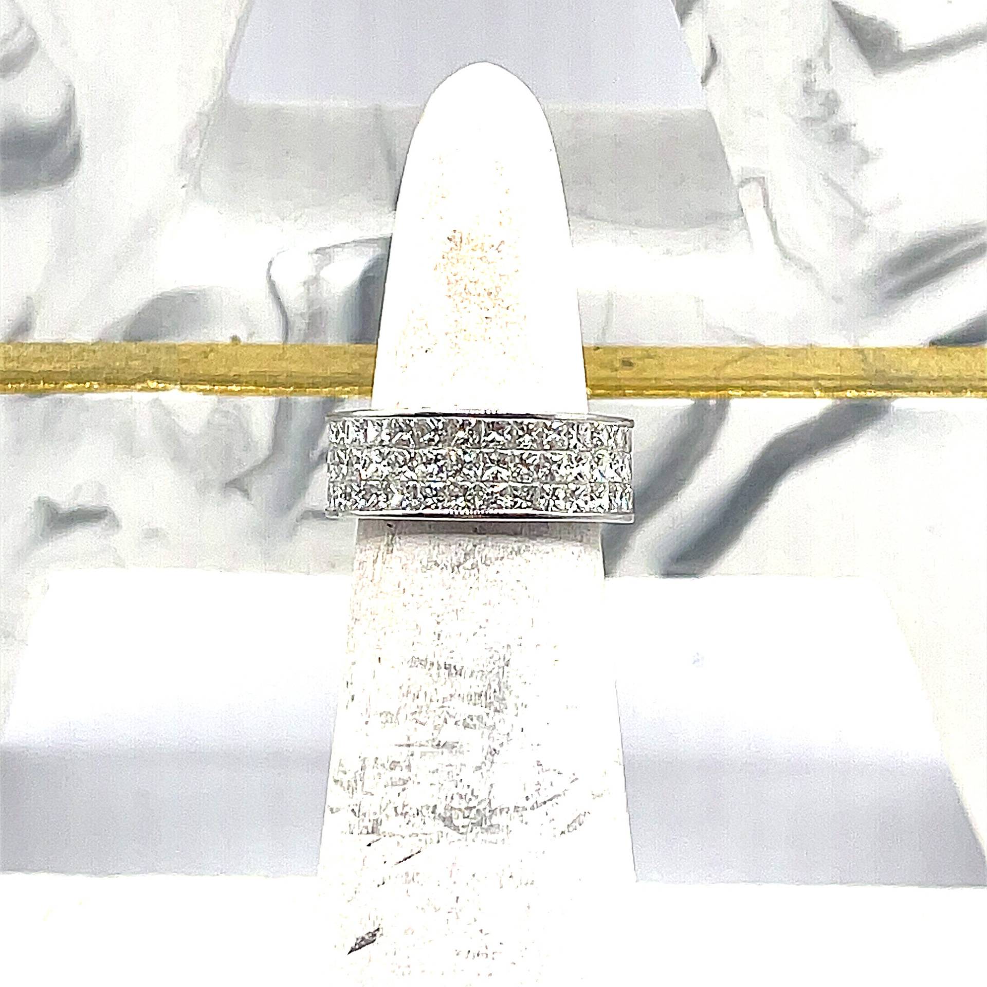 18K Weißgold Eternity Ring Mit 2.99 Cttw Diamanten Größe 3.5 von AngElizDirect
