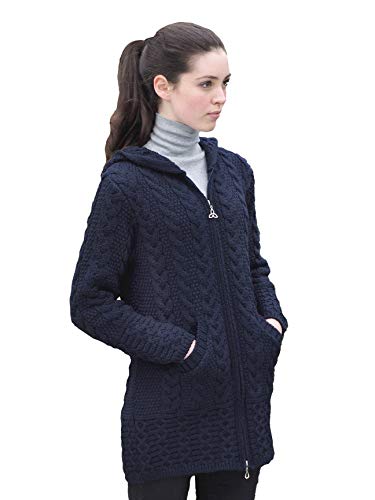 Aran Crafts Damen Irischer Zopfstrickmantel mit Kapuze und Reißverschluss (100% Merinowolle), Marineblau, S von Aran Crafts