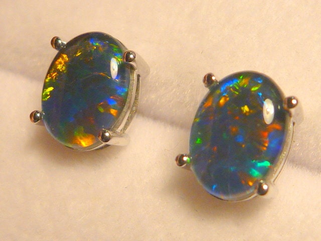 Opal Ohrringe 14Ct Weißgold. Triplet Opale 8x6mm Oval. Artikel 170088 von AussieGemOpals