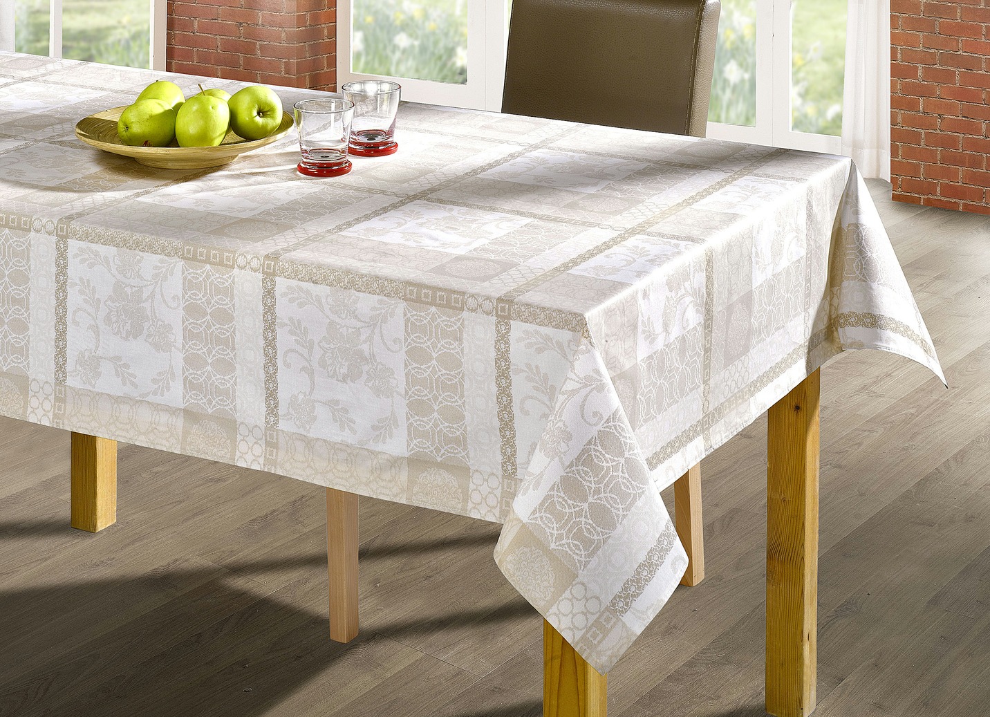 Pflegeleichte Tischdecke aus 100% Baumwolle, Größe 150 (Tischdecke, 150/250 cm), Beige von BADER