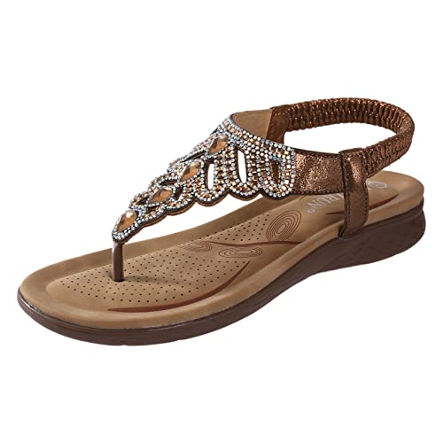 BIISDOST Sandalen für Damen Komfort mit elastischem Knöchelriemen Lässige böhmische Strandschuhe Mode Kristall Strass Dekor Jakobsmuschelbesatz Zehenstegsandalen Bunte Damenschuhe (Brown, 37) von BIISDOST