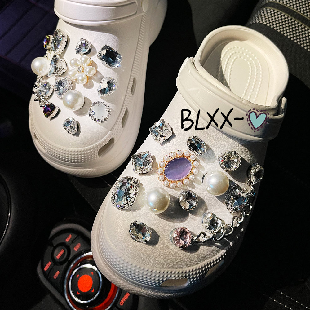 Schuh Charms Set 26 Mit Kette, Strass Für Diamant Charm Zubehör Clog Benutzerdefinierte Dekoration Geschenk Mädchen Frauen von BLXXs