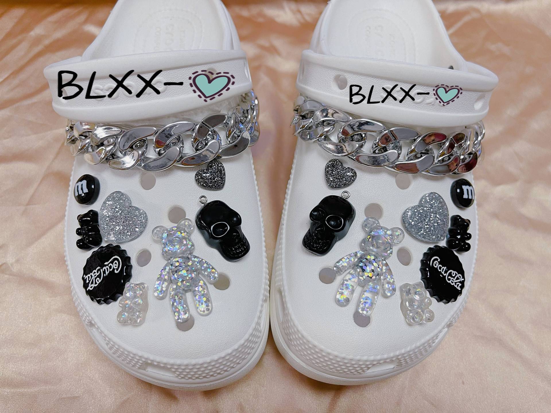 Shoe Charms Set Von 18 Mit Multi-Color-Kette, Cool Bear Strap Kette Schuh Charm Zubehör Clog Dekoration Geschenk Für Mädchen Frauen von BLXXs