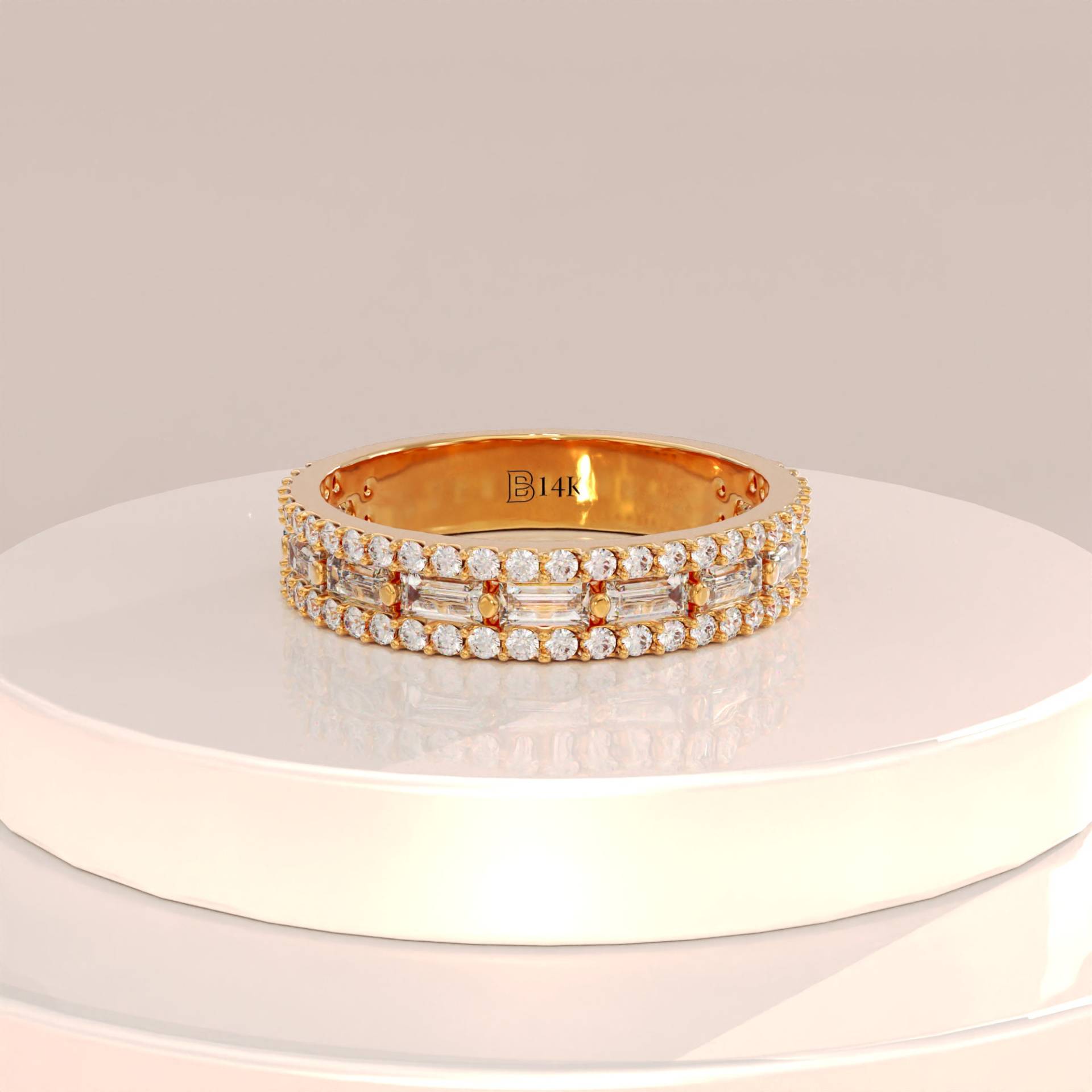 14K Baguette Eternity Ring, Solid Gold Ehering Für Frauen, Pave Diamant Cz Einzigartige Goldband, Zierliche Handgefertigte Ringe von BRENNMORE