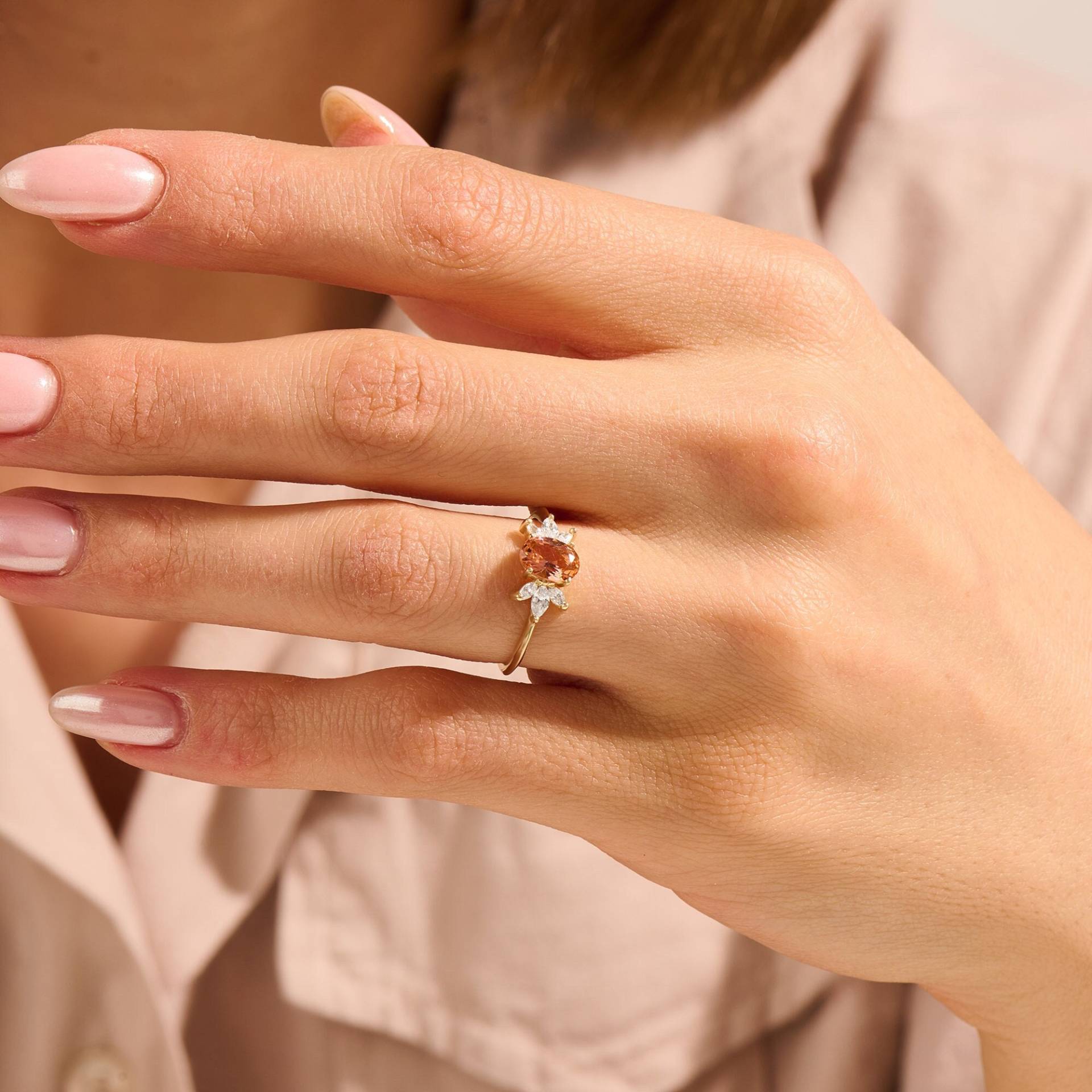 14K Gold Padparadscha Saphir Ring, Solid Blumen Verlobungsring, Oval Solitär Frauen Lotus Blume Zierliche Statement Ring von BRENNMORE