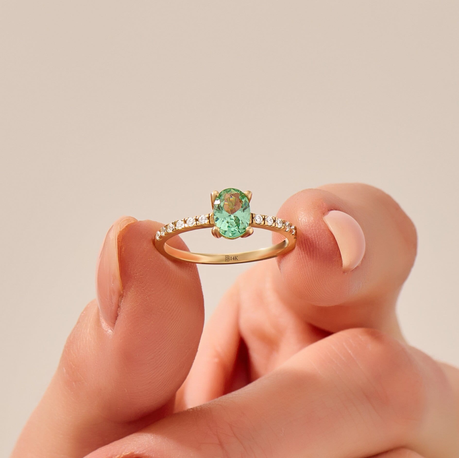 14K Gold Paraiba Turmalin Ring, Solid Solitär Oval Smaragd Verlobungsring, Frauen Grüner Edelstein Einzigartiges Geschenk von BRENNMORE