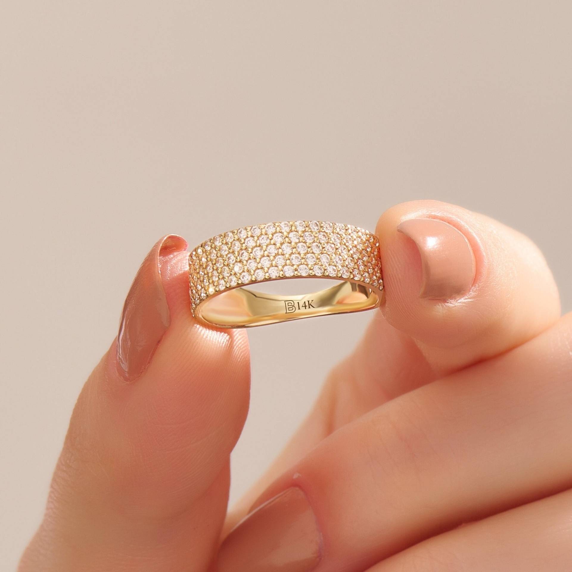 14K Gold Pave Ehering, Solid Dicke Frauen Ewigkeit 6 Mm Breite Flache Band, Lab Diamant Cz Ring, Ihre Geschenke von BRENNMORE