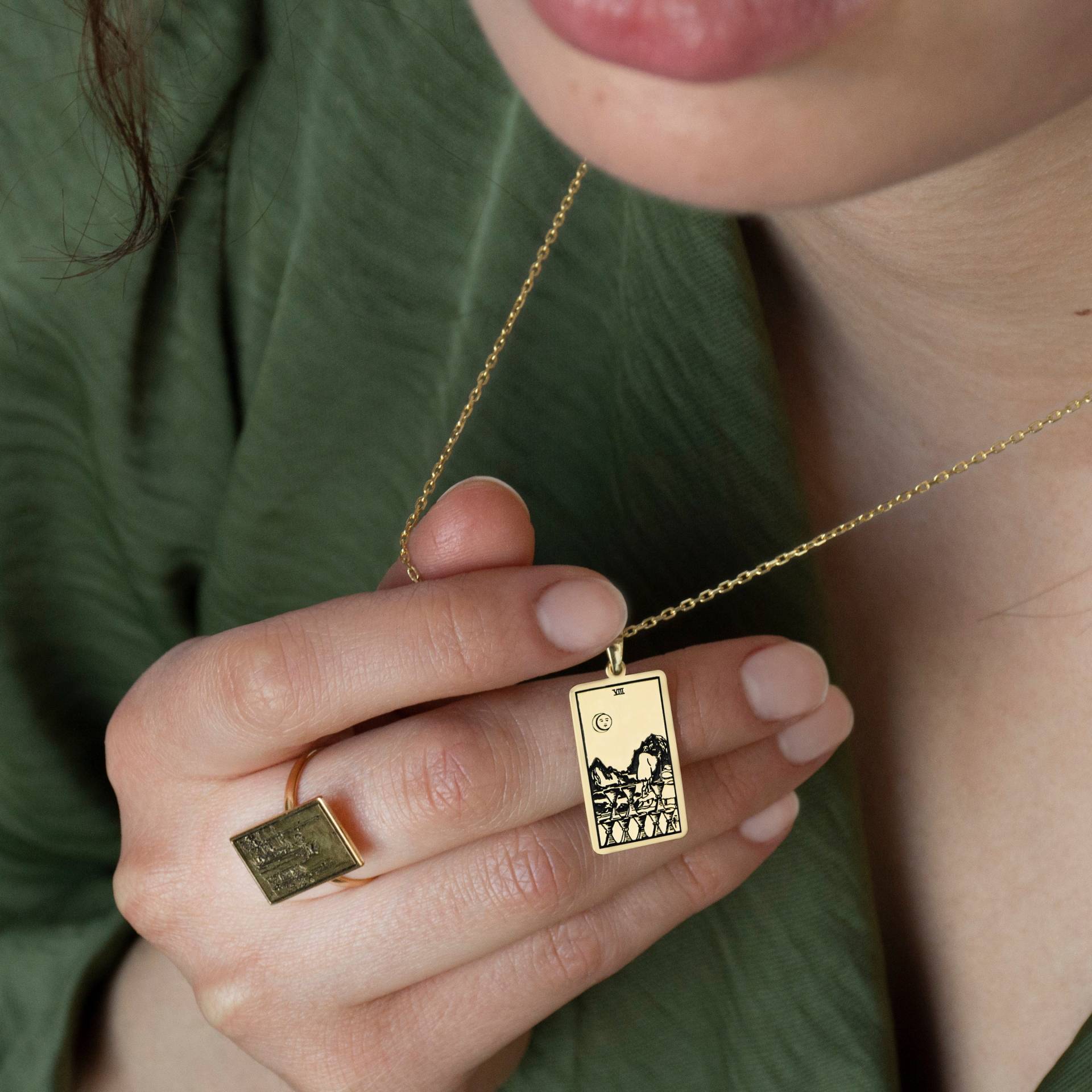 14K Echt Gold Tarot Halskette - Acht Tassen Karten Anhänger 10K Geschenk Für Sie Mutter By Uluer Jewelry von BYDEMIRULUER