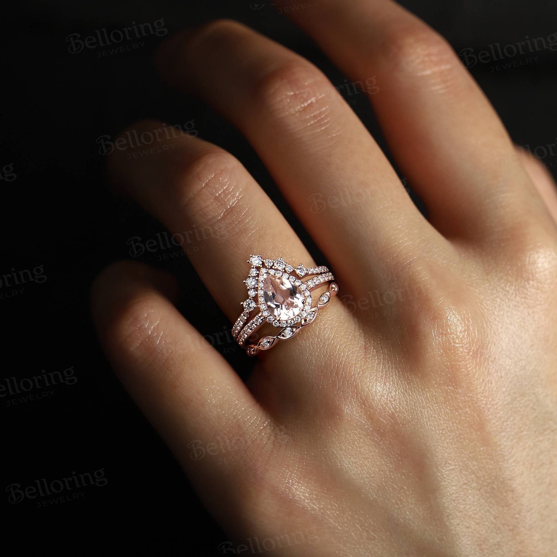 Tropfenförmiger Morganit Verlobungsring Ringset Moissanit Roségold Vintage Diamant Ring Unikat Stapelbar Hochzeitsringe von Belloring