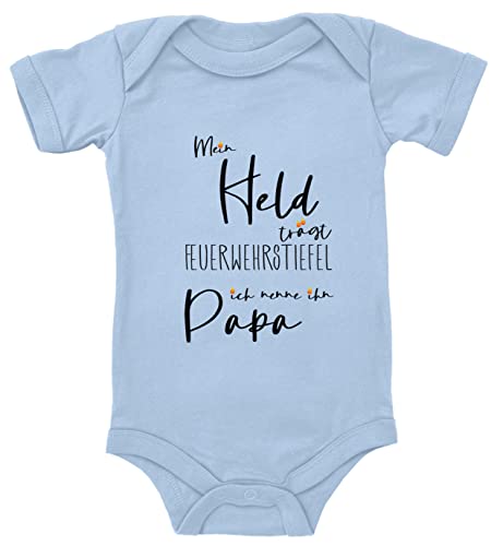 Blauer-Storch Baby Body Mein Held trägt Feuerwehrstiefel ich nenne ihn Papa Feuerwehr Geschenk für Kleinkind Kurzarm Bio Baumwolle von Blauer-Storch