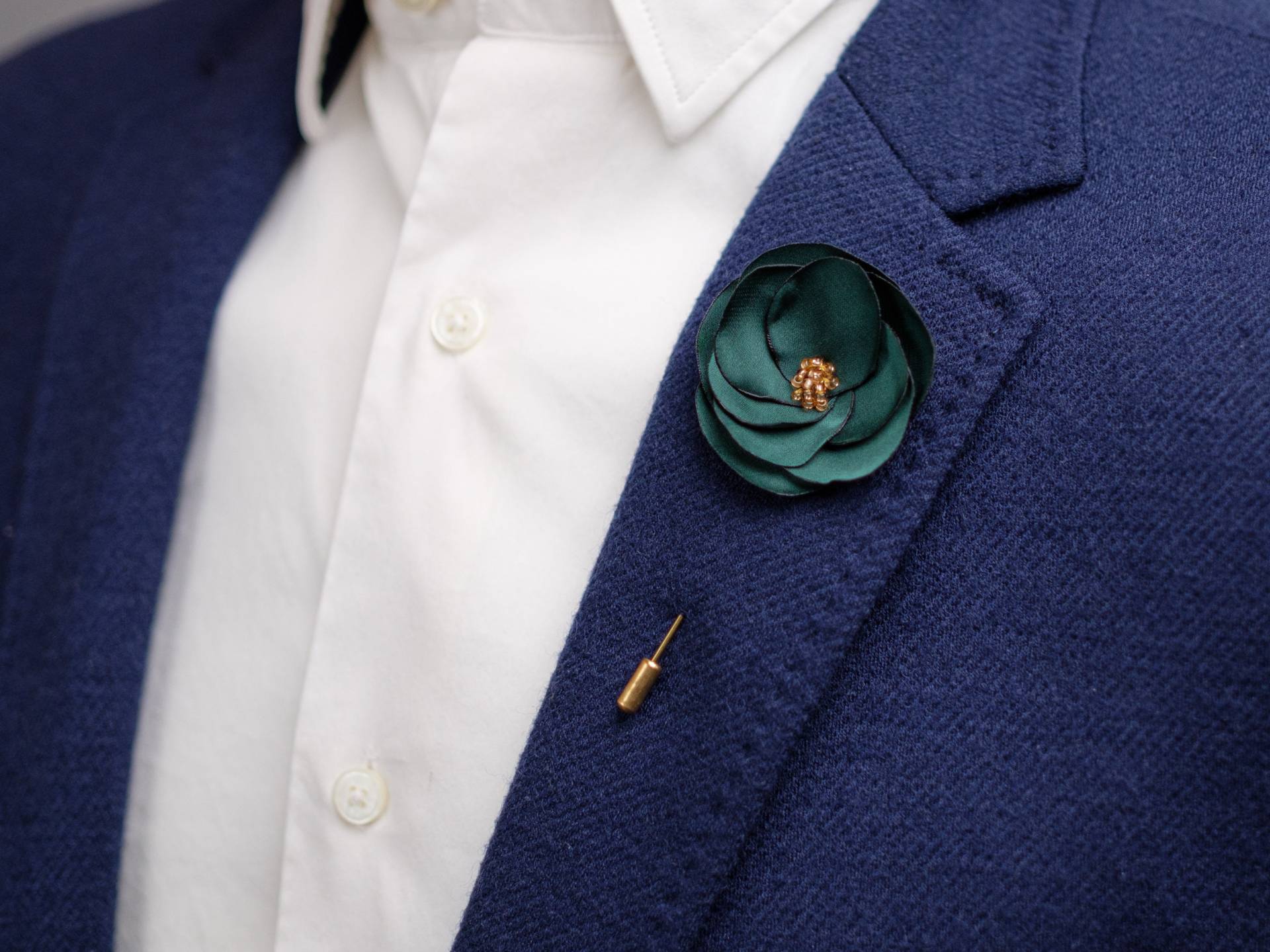 Smaragdgrüne Anstecknadel - Groomsmen Anzug Blumen Brosche Hochzeitsjacke Knopfloch Geschenk Zum Vatertag von BloomLapelPins