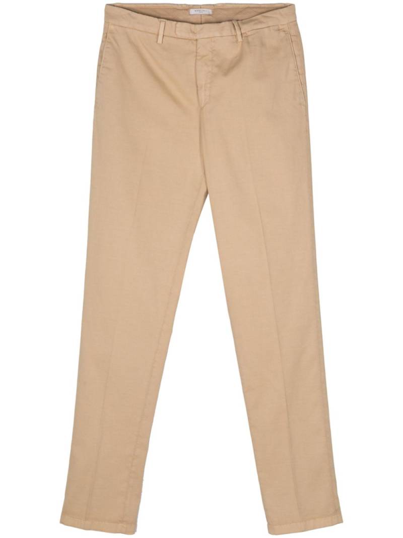 Boglioli Tapered-Hose mit Bügelfalten - Nude von Boglioli