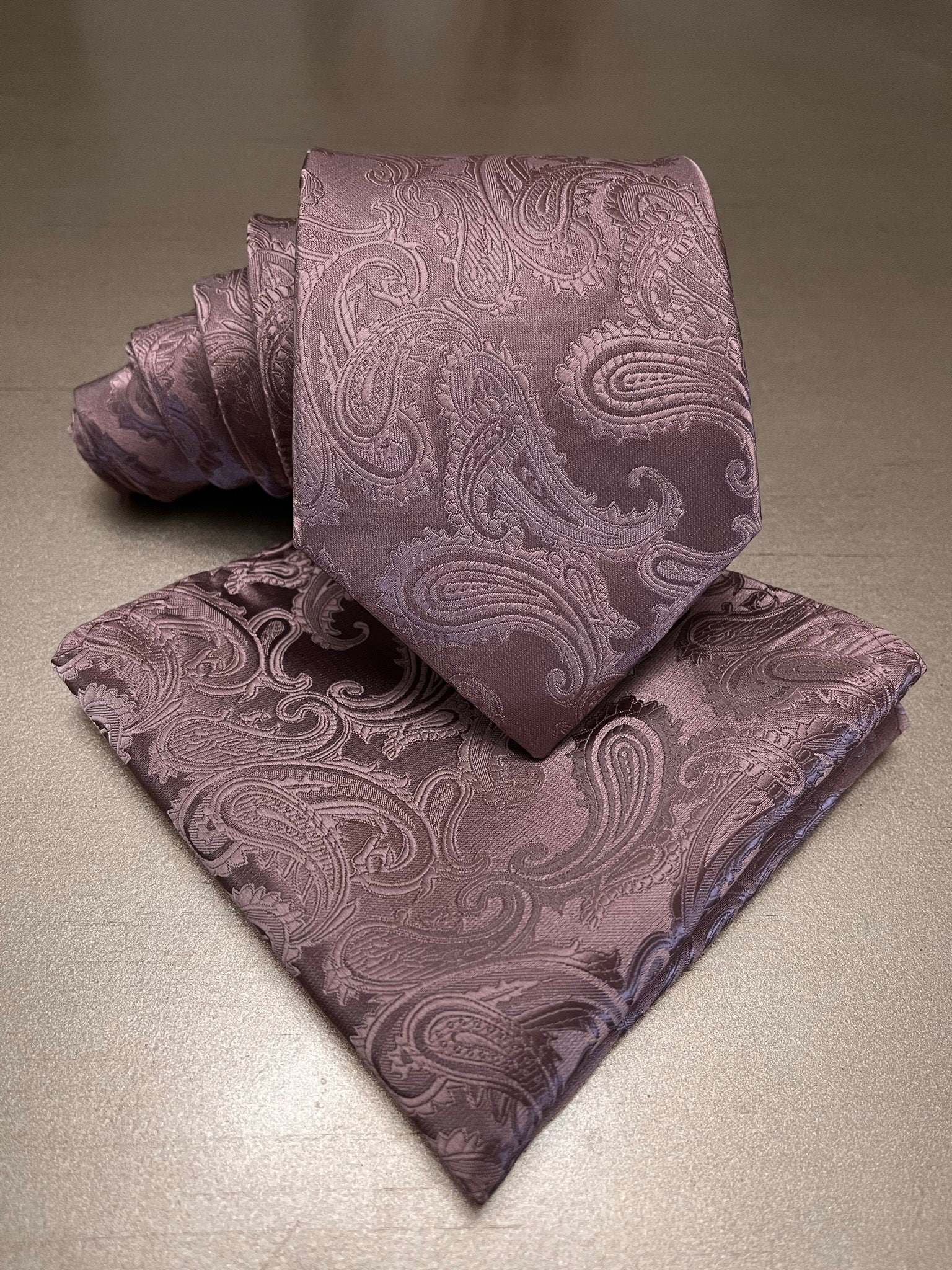 Paisley Dusty Mauve Quartz Krawatte Und Einstecktuch Taschentuch Set von BowieUSA