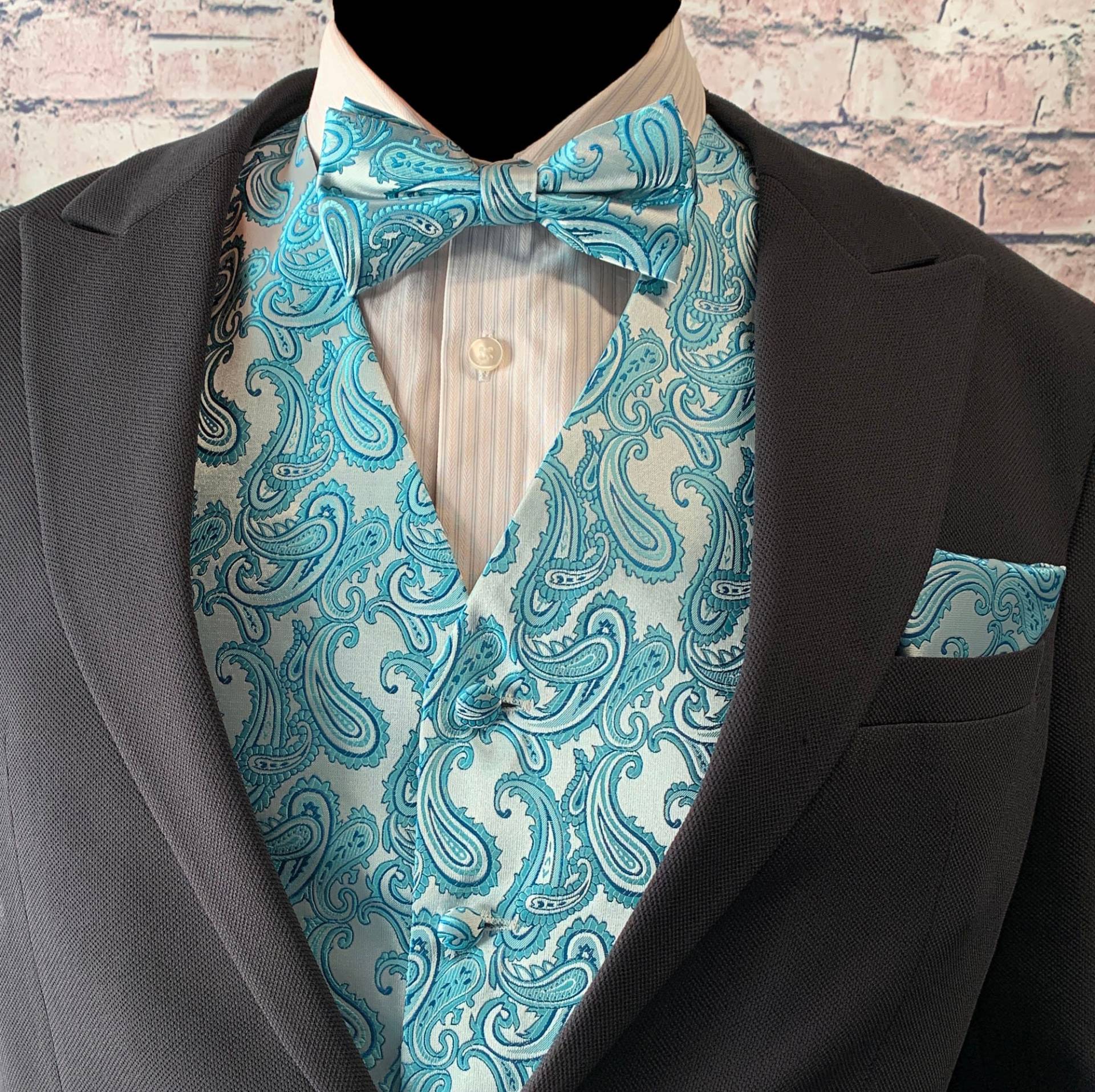 Türkisblaue Paisley Herrenweste Vorgebunden Fliege Und Pocket Square 3stk Set Für Alle Formalen Oder Lässigen Abschlussparty von BowieUSA