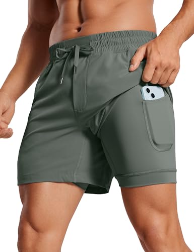 CRZ YOGA Herren Workout Shorts Schnelltrocknend Laufshorts Sporthose Trainingsshorts Kurze Hosen mit Taschen - 13/18/23cm Grauer Salbei M von CRZ YOGA