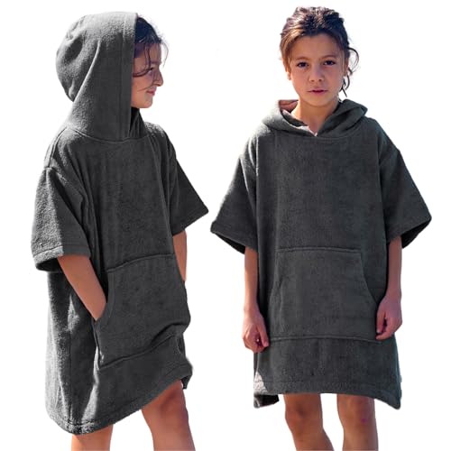 CalmyBEACH Frottee Badeponcho Kinder Mädchen - Jungen Surf Poncho 100% Baumwolle Strandponcho Handtuch mit Kapuze Umziehhilfe Surfponcho Bademantel (Alter 10-13, Anthrazit) von CalmyBEACH