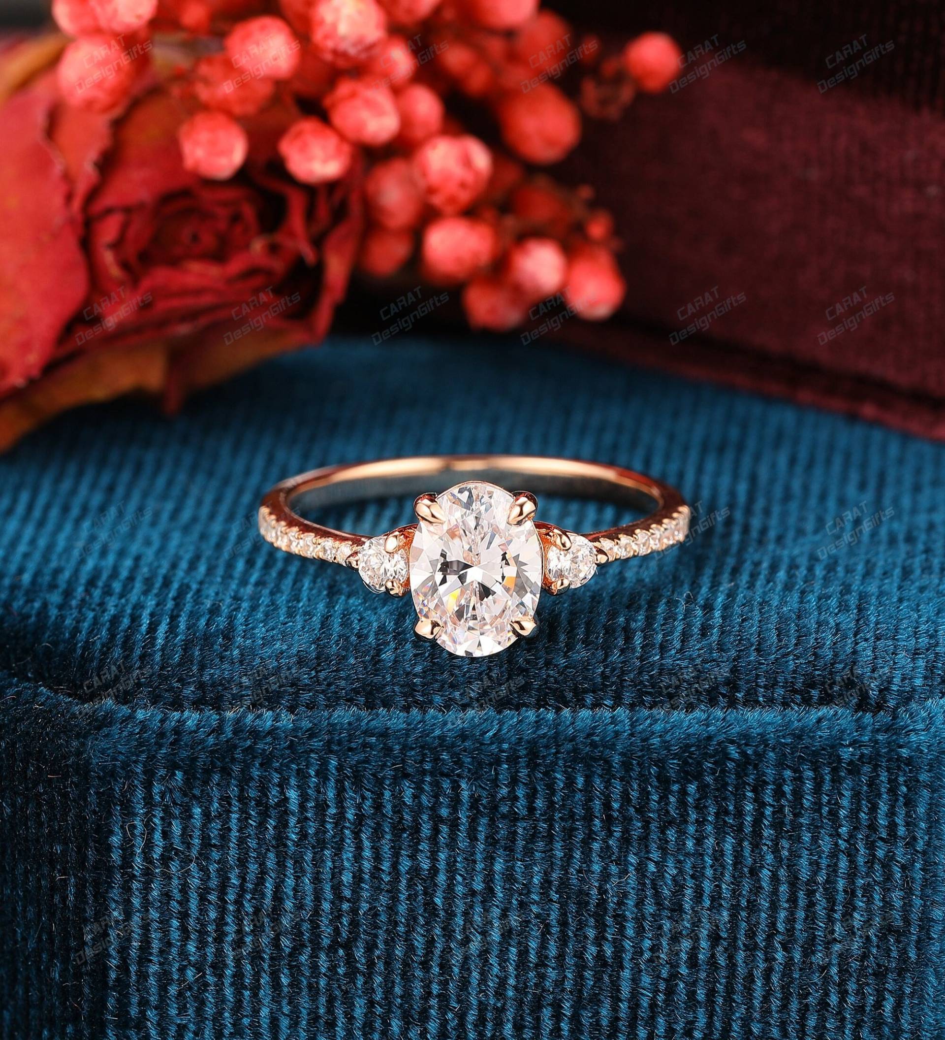 Moissanite Wedding Ring, 6x8mm/Simulierter Diamant Verlobungsring, 3 Stein Pave Band, Halbe Ewigkeit, Ring Für Frauen von CaratDesignGifts