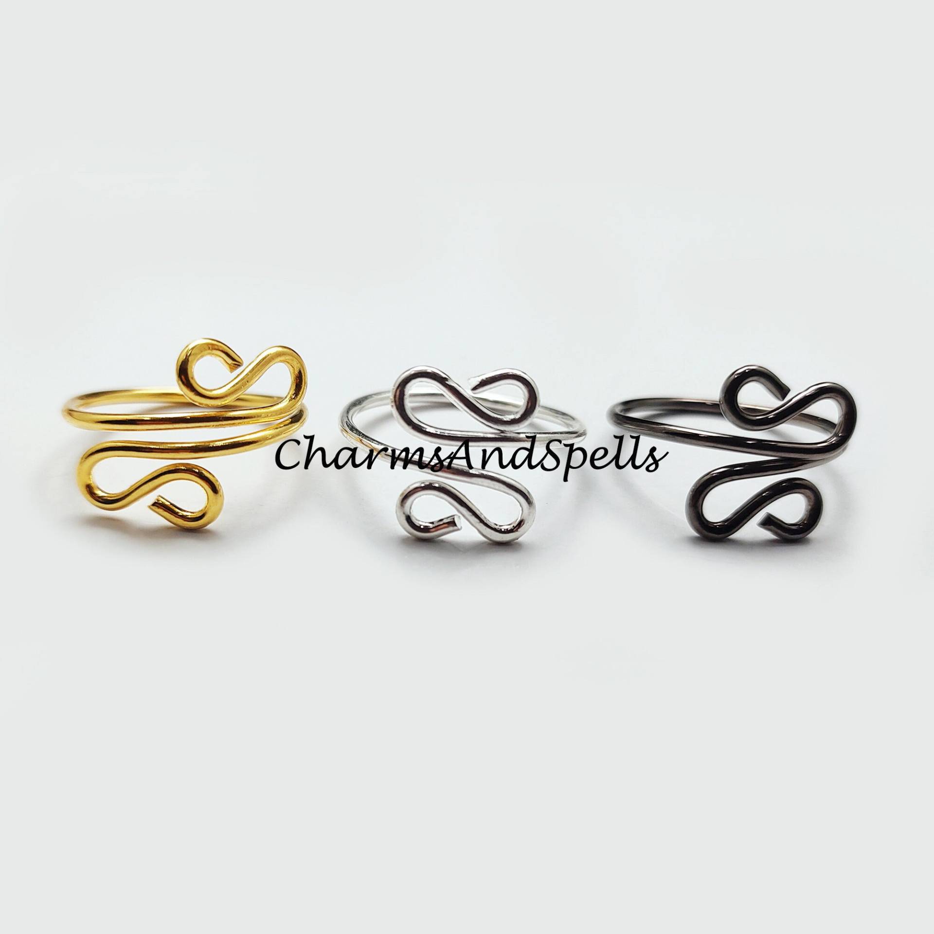 Wire Wrapped Ring, Schwarz, Silber, Vergoldet Draht Verstellbare Stapelring, Statement Frauen Geschenk Für Sie von CharmsAndSpellsIn