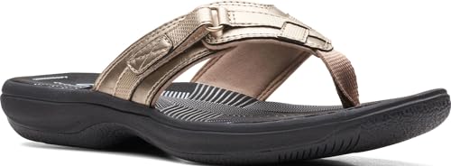 Clarks Breeze Sea Damen-Flip-Flop-Sandalen – bequeme Flip-Flop mit verstellbarem Haken und Fußgewölbeunterstützung – lässiger Sommer, Cloudsteppers für den Alltag, Gold Synthetik/Schwarz, 41.5 EU Clarks Breeze Sea Damen-Flip-Flop-Sandalen – bequeme Flip-Flop mit verstellbarem Haken und Fußgewölbeunterstützung – lässiger Sommer, Cloudsteppers für den Alltag, Gold Synthetik/Schwarz, 41.5 EU von Clarks