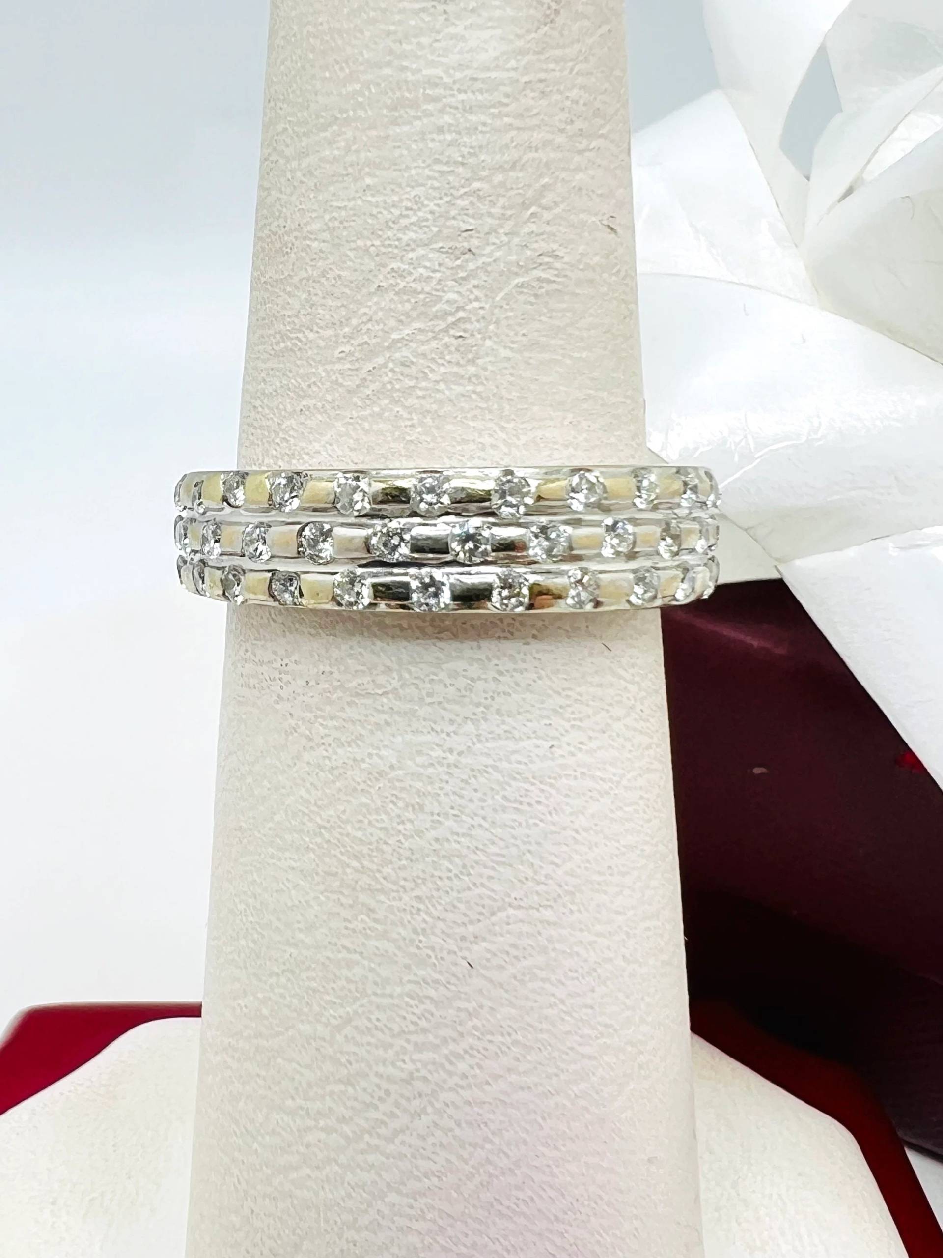 18K Weißgold Diamant 0.25Ct Bandring Größe 6 von ColorCoutureJewels