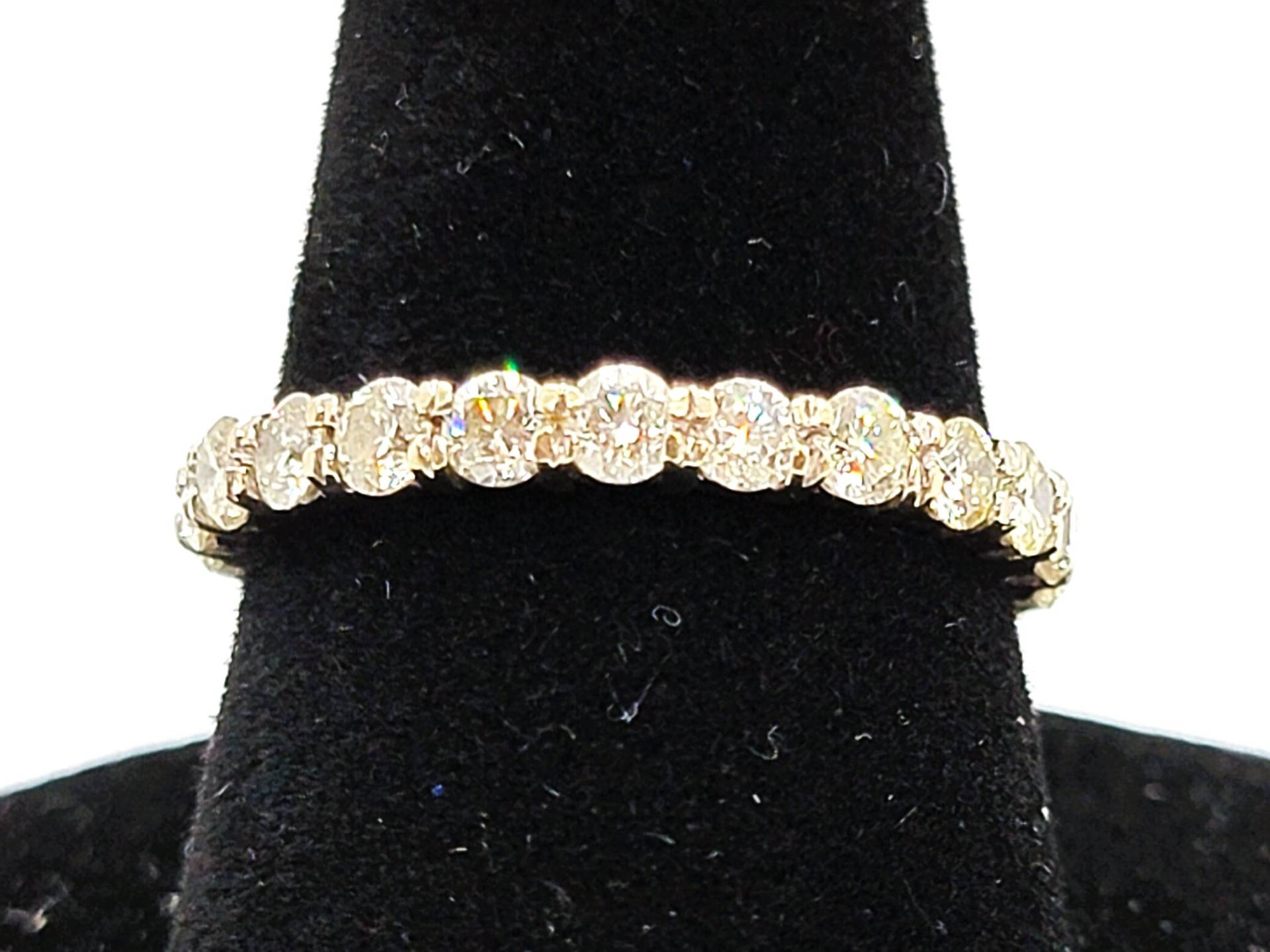 Diamant 1.26Ct Eternity Band, 14K Weißgold Größe 6.5 von ColorCoutureJewels