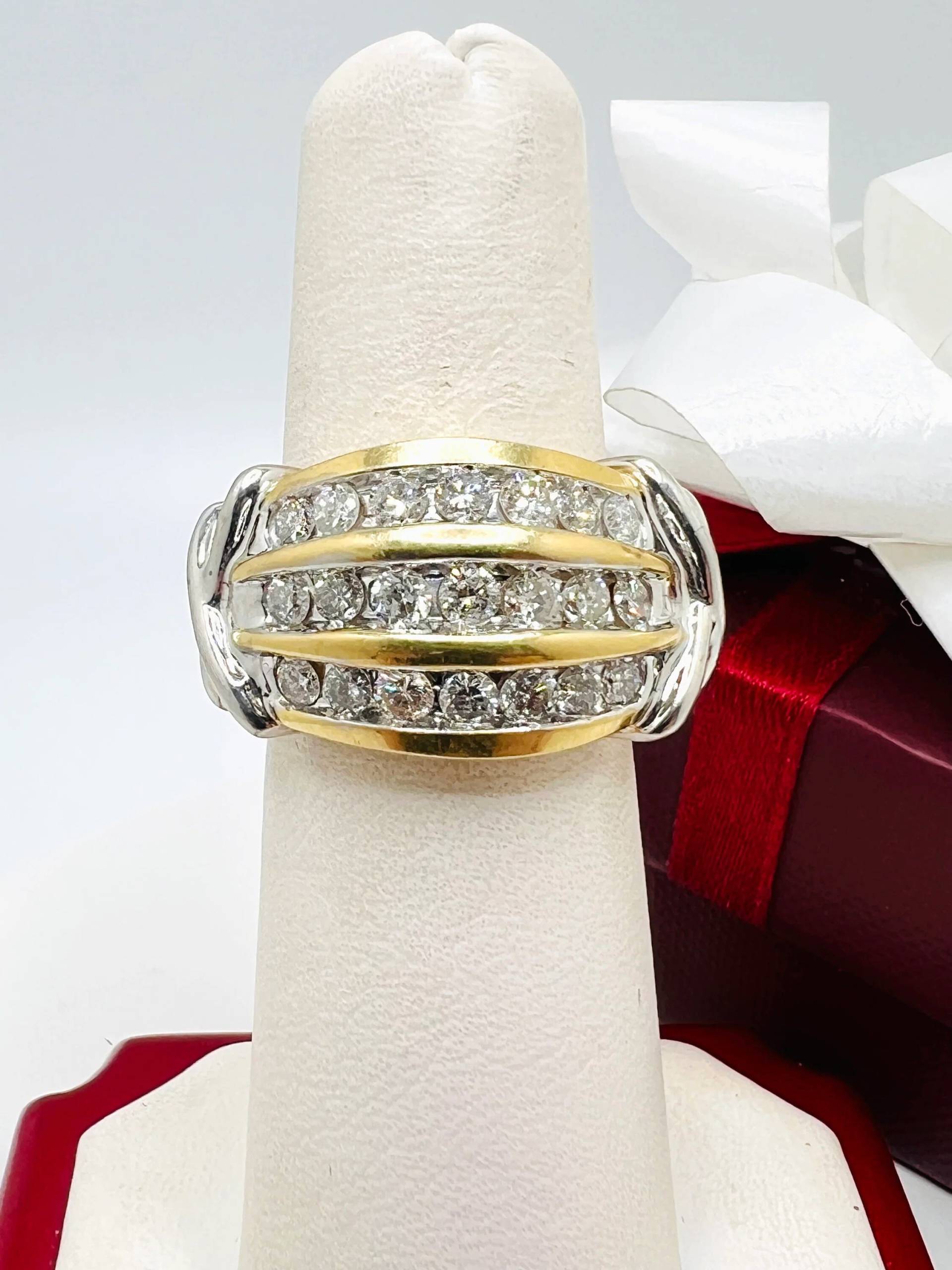 Handgemachter 14K Gold Diamant Ring Größe 6 von ColorCoutureJewels