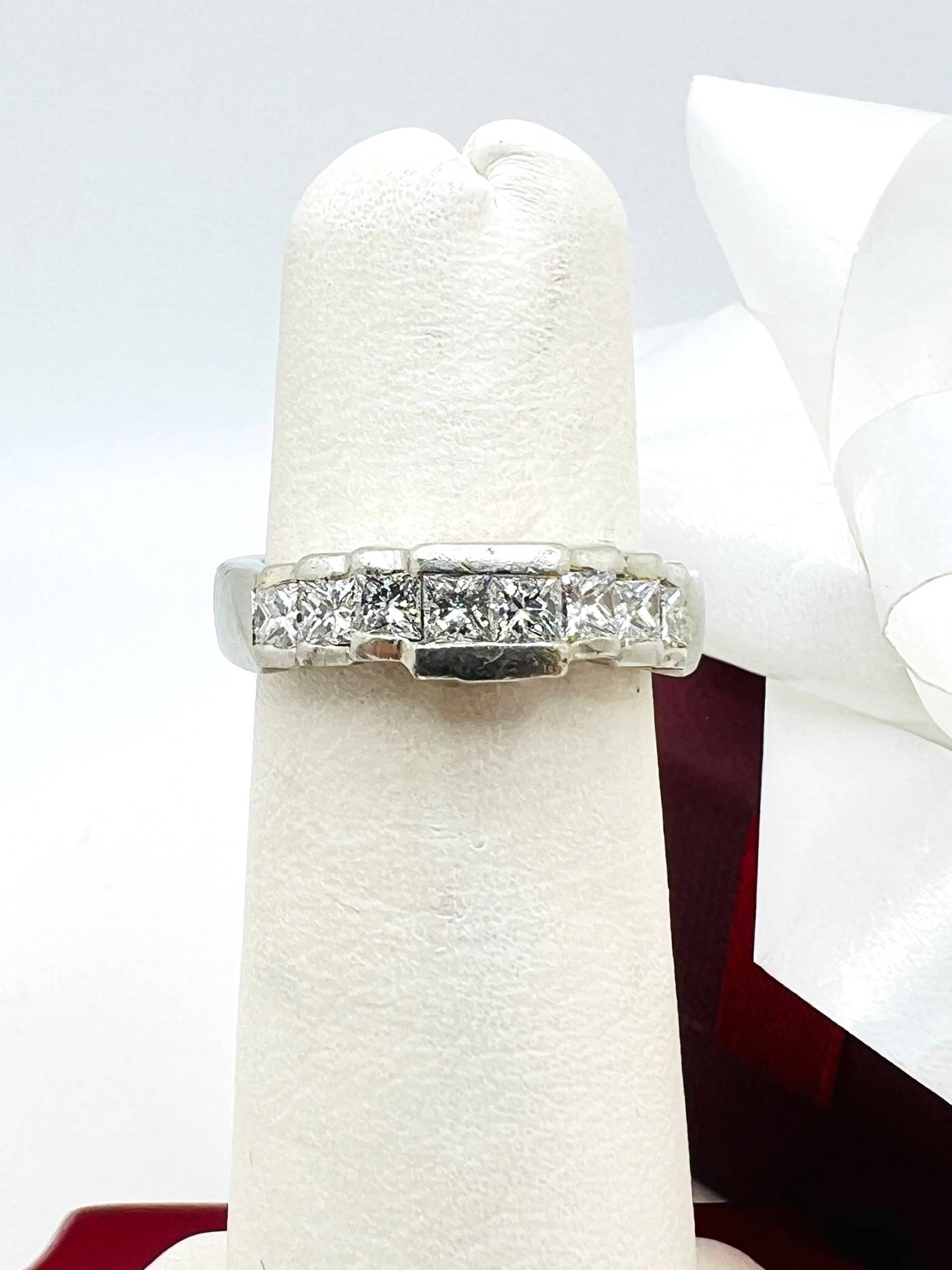 Platin Diamant 0.70Ct Bandring Größe 4.5 von ColorCoutureJewels