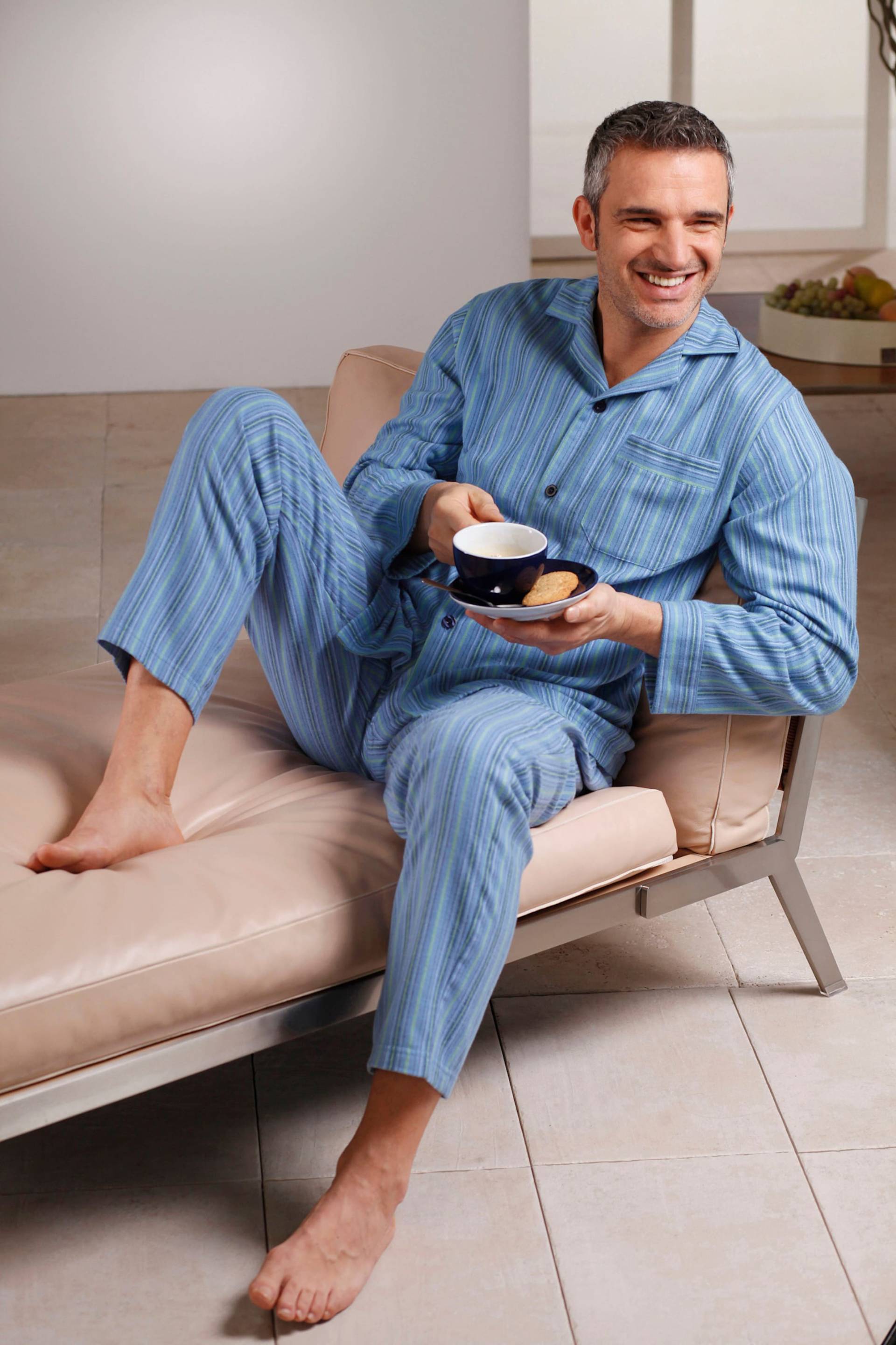 Sieh an! Herren Pyjama, blau-gestreift von Comte