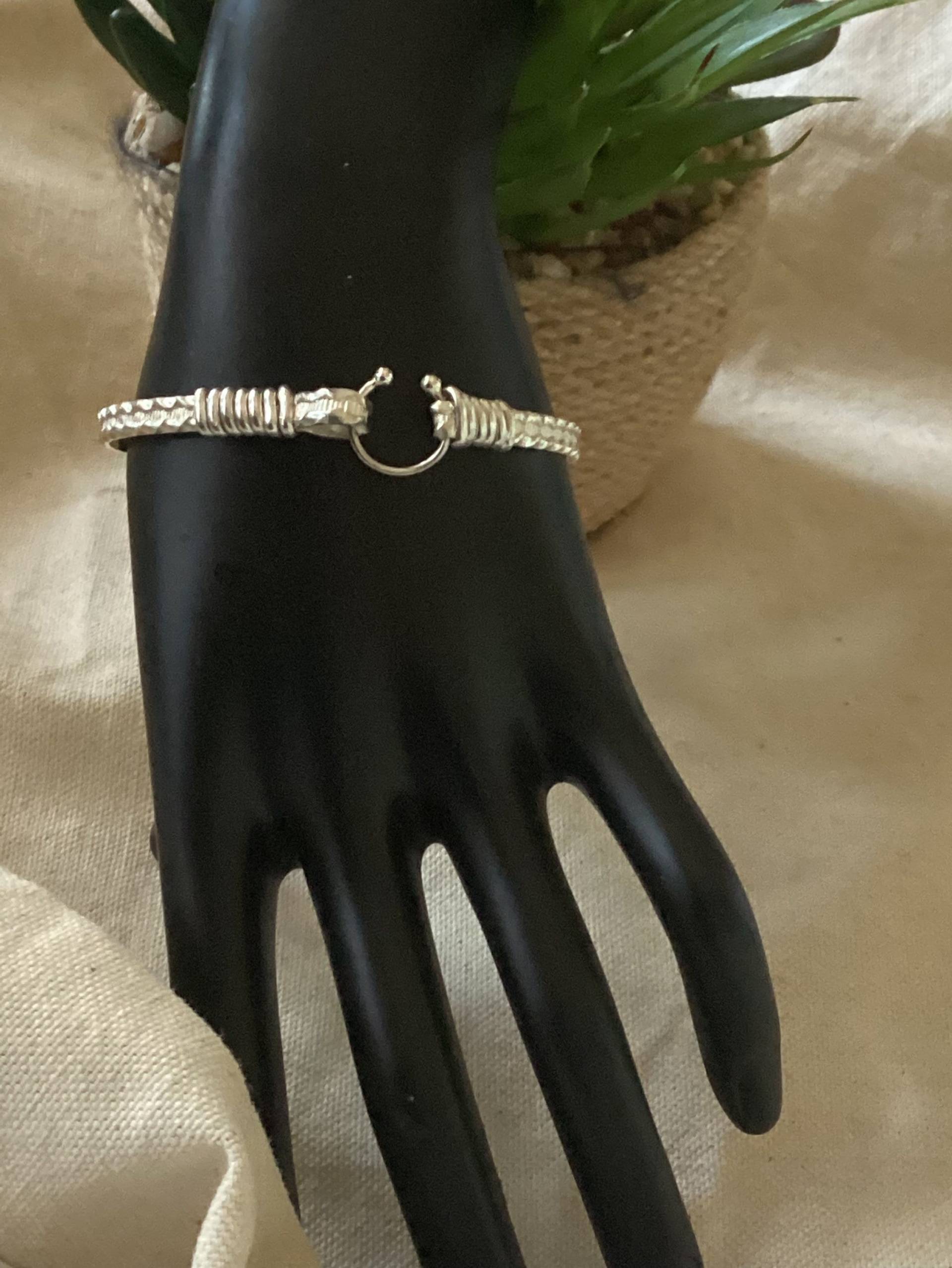 Silber Muster Haken 925 Sterling Draht Gewickeltes Armreif Armband. Es Ist Handgefertigt in Allen Material von CreativeCraftJewelry