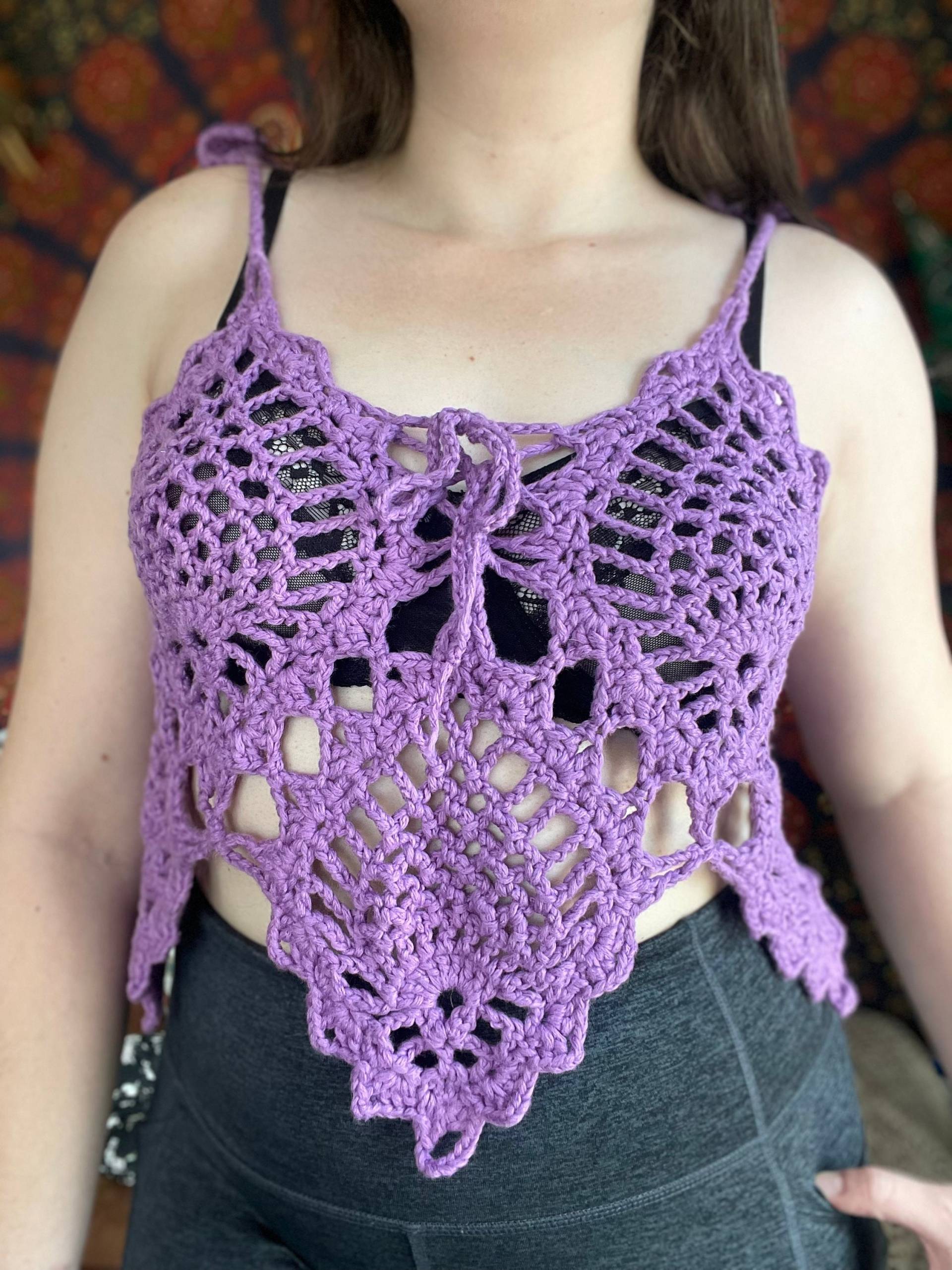 Lila Ananas Tank Top ~ S/M Hippie Boho Tank, Lacy Cottagecore Crop Top, Gehäkelte Festival Bluse von Crochetcopia