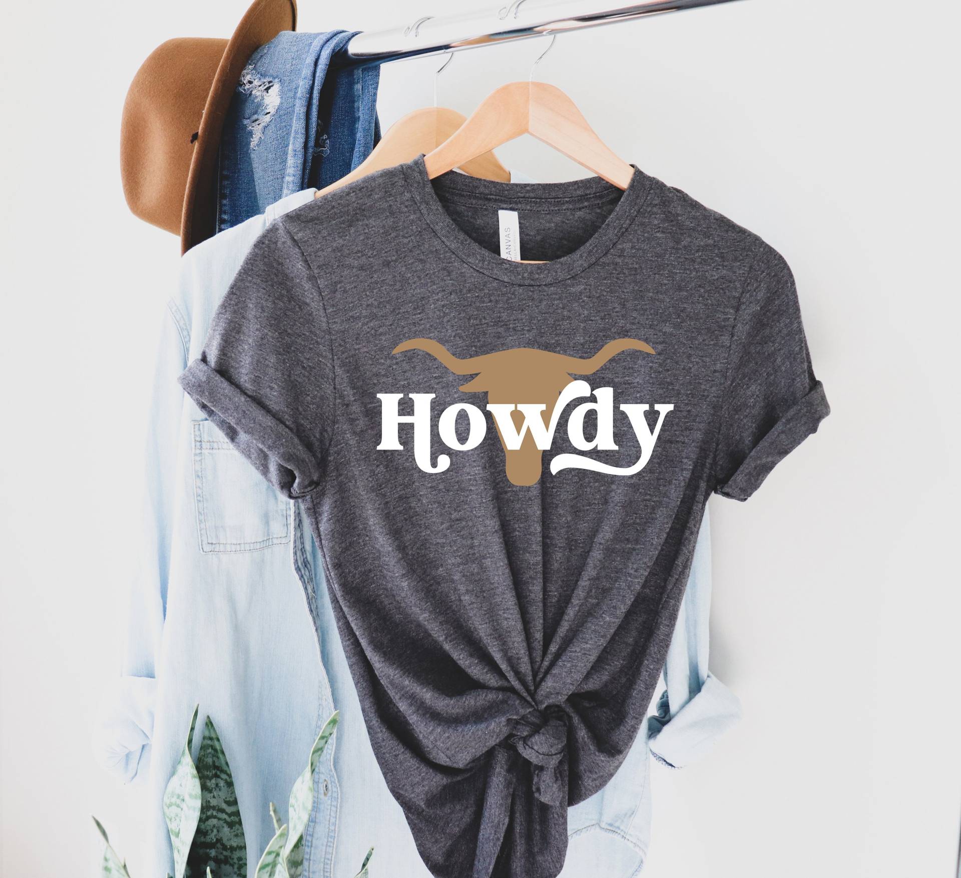 Howdy Shirt - Bella Canvas Country American Cowboy Shirts Girl Geschenk von CrocoRockoTees