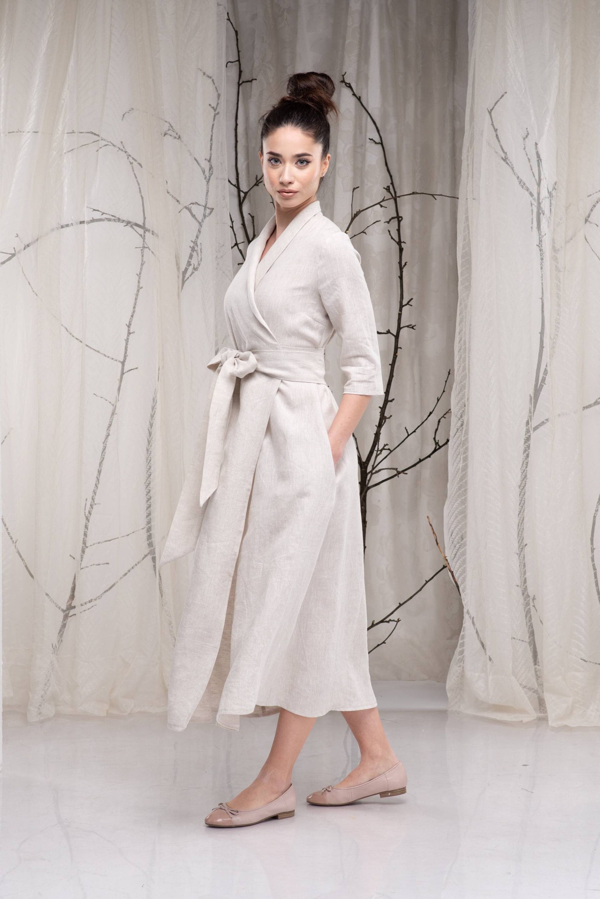 Leinen Wickelkleid Für Frauen, Boho Leinenkleid, Schalkragen Kleid, Midi Kreiskleid, Brautkleid Leinen Wickelkleid Für Frauen, Boho Leinenkleid, Schalkragen Kleid, Midi Kreiskleid, Brautkleid von Danellys