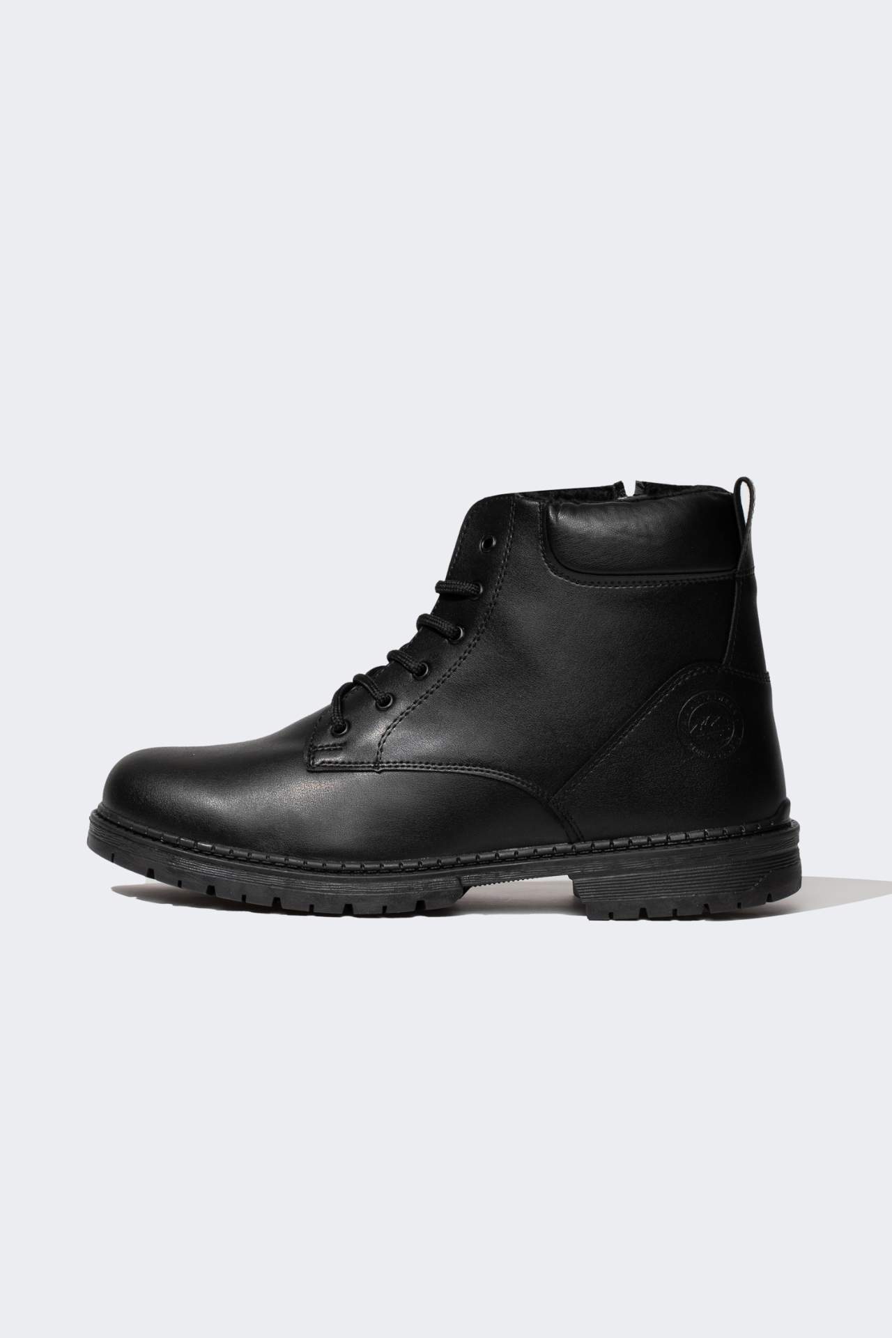 Herren Boots mit flacher Sohle von DeFacto