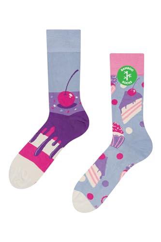 Dedoles Socken Unisex Damen Herren & Kinder Baumwolle viele lustige Designs 1 Paar Geschenk links rechts verschieden, Farbe: Lila, Motiv: Kirschtorte (Bambus), Gr. 39-42 von Dedoles