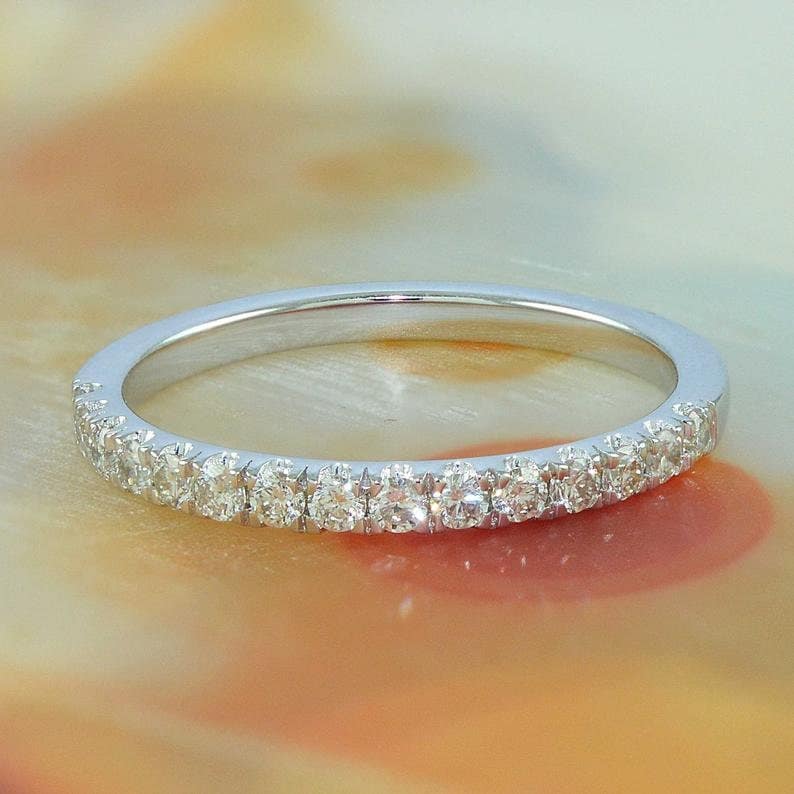 Moissanit Ehering, Lab Diamant Band Ring, Einfaches Für Frauen, Hochzeitstag Multi Band von DeluxeJewelryGifts