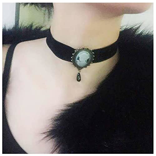 Dervivea Vintage Samt Choker Halskette Gothic Cameo Choker Halskette Retro Leder Choker Halskette Teardrop Kristall Halskette Schmuck Für Frauen Und Mädchen von Dervivea