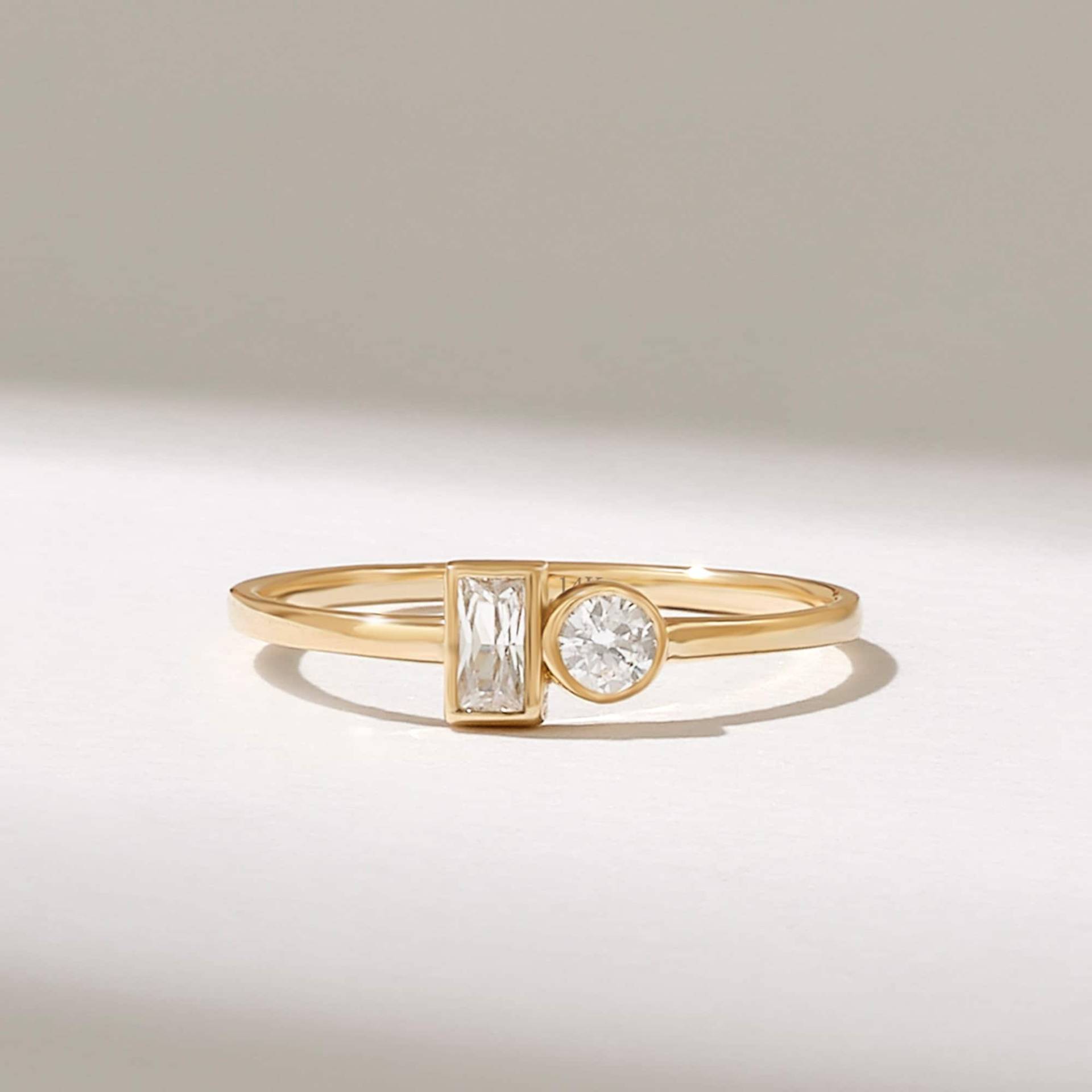 Diamant Baguette Runder Ring, 14Kt Mixed Cut Verlobungsring, Solid Gold Lünette Set Versprechen Ring Frauen, Basic Sie Und Ich Schmuck Geschenke von DiaFineJewelry