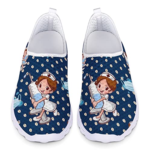 Dolyues Navy Blue Cute Cartoon Krankenschwester Print Frauen Mesh Slip On Flache Arbeitsschuhe, Lässige Leichte Bequeme Outdoor-Fitness-Schuhe von Dolyues