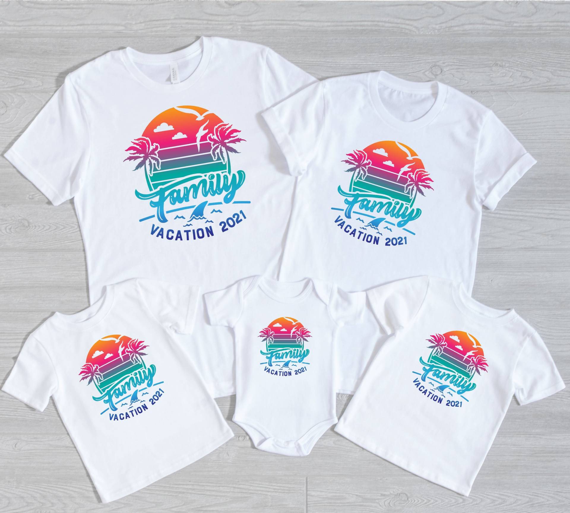 Familienurlaub 2021, Sommerfamilie T-Shirt, Familienstrand Shirt, Sommerferien, Passende Familie, Benutzerdefiniertes Familienshirt, Familienoutfit von DonkeyMonkeyDesign