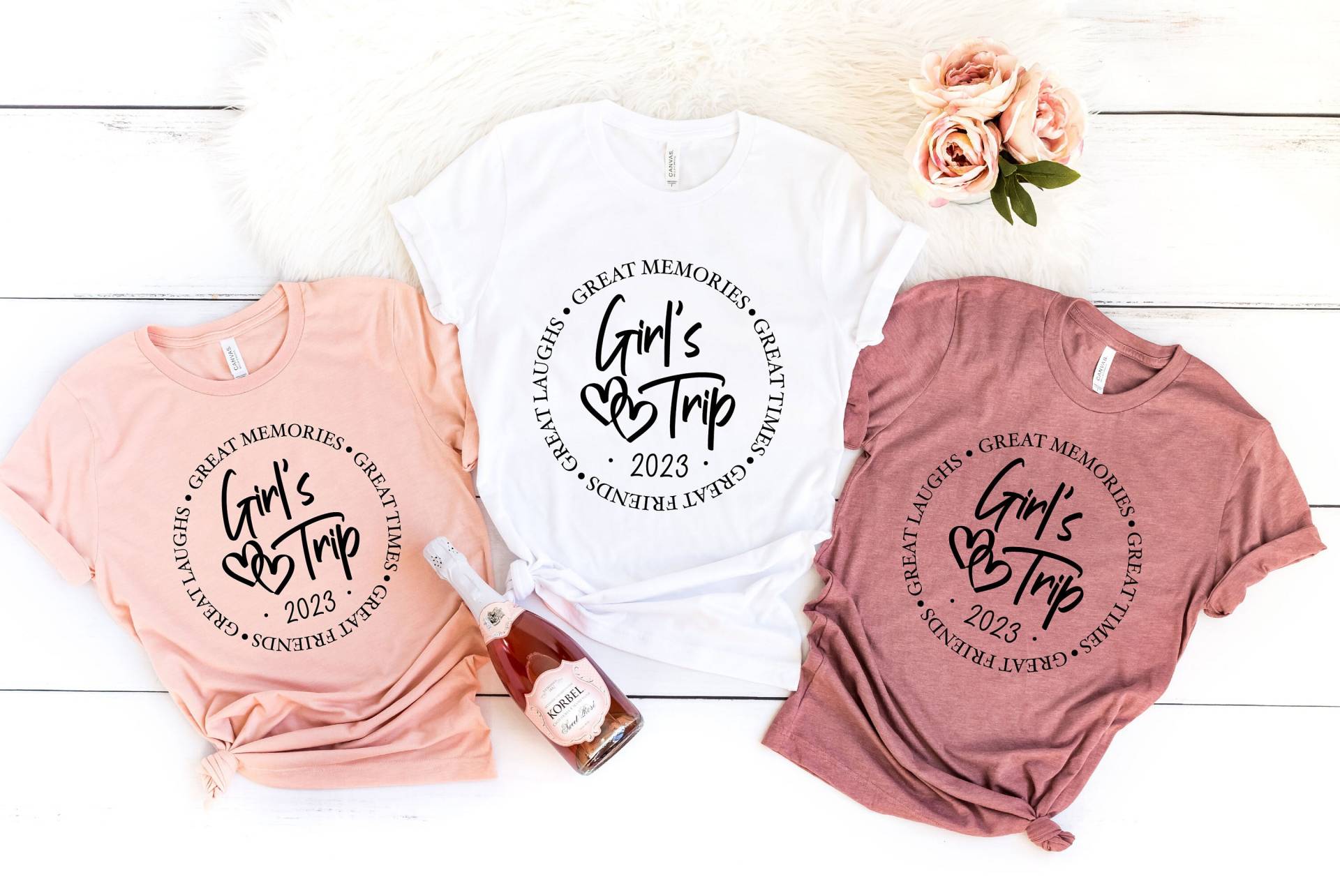 Girls Trip 2023 Shirt, Anscheinend Sind Wir Ärger, Wenn Zusammen Sind, Vacation, Matching, Girl Camping Vacay Mode T-Shirt von DonkeyMonkeyDesign