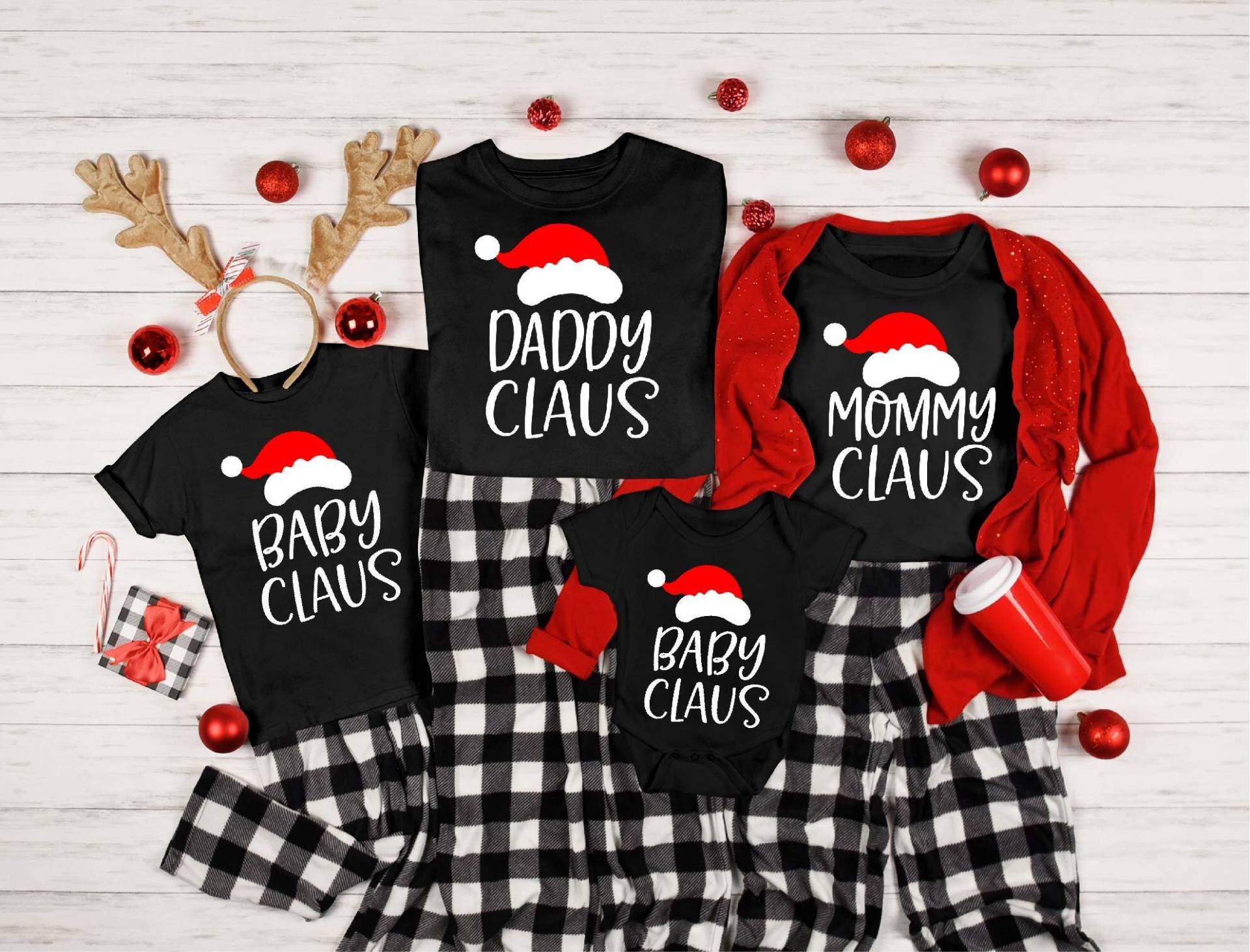 Mama Daddy Baby Claus Shirt, Mini Passende, Weihnachtsfamilie Passende Familie Weihnachtsfeier T-Shirt von DonkeyMonkeyDesign